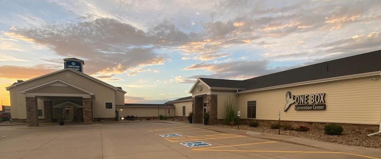 Cobblestone Hotel & Suites - Broken Bow エクステリア 写真
