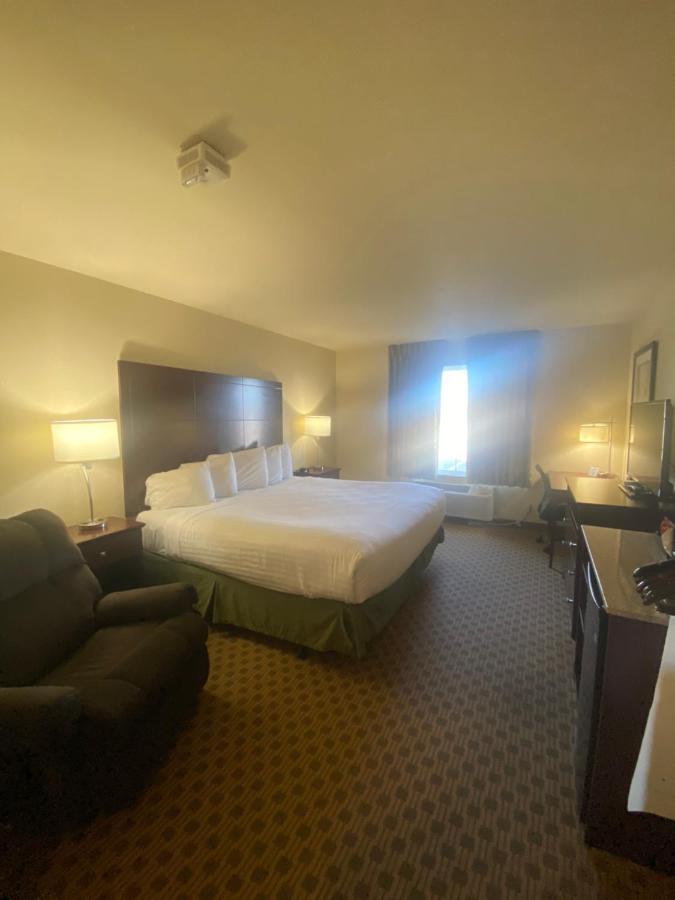 Cobblestone Hotel & Suites - Broken Bow エクステリア 写真