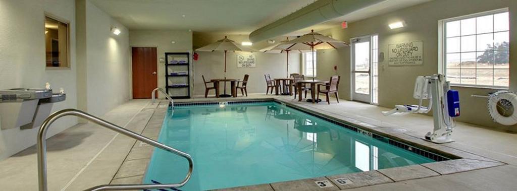Cobblestone Hotel & Suites - Broken Bow エクステリア 写真