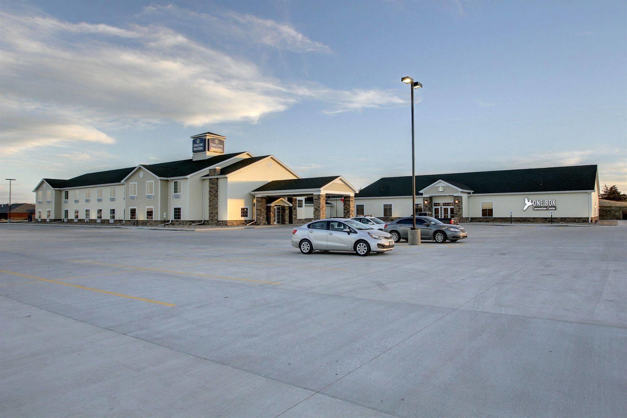 Cobblestone Hotel & Suites - Broken Bow エクステリア 写真